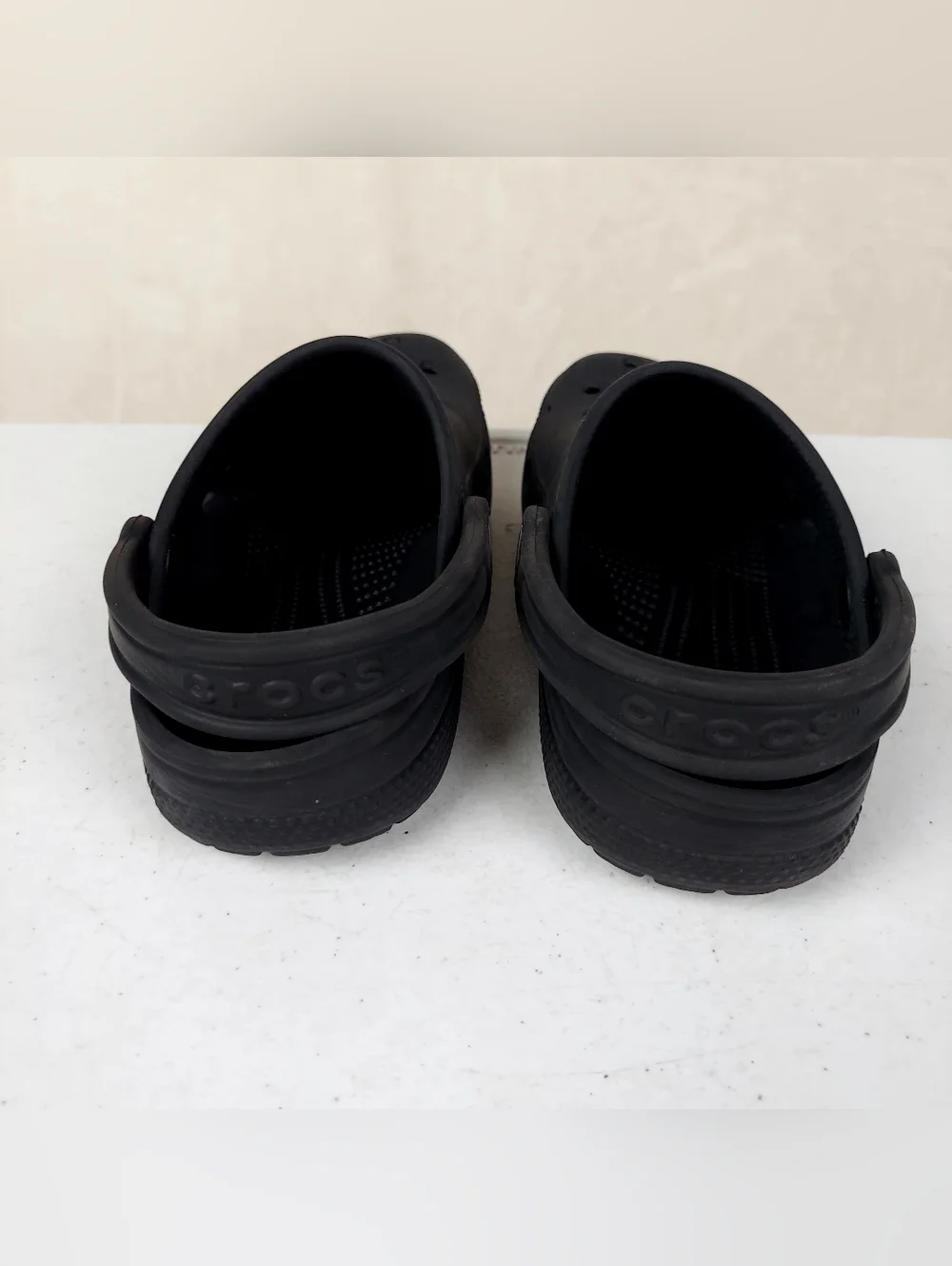 Classic Black Crocs Slip-Ons Water Shoe Size 4